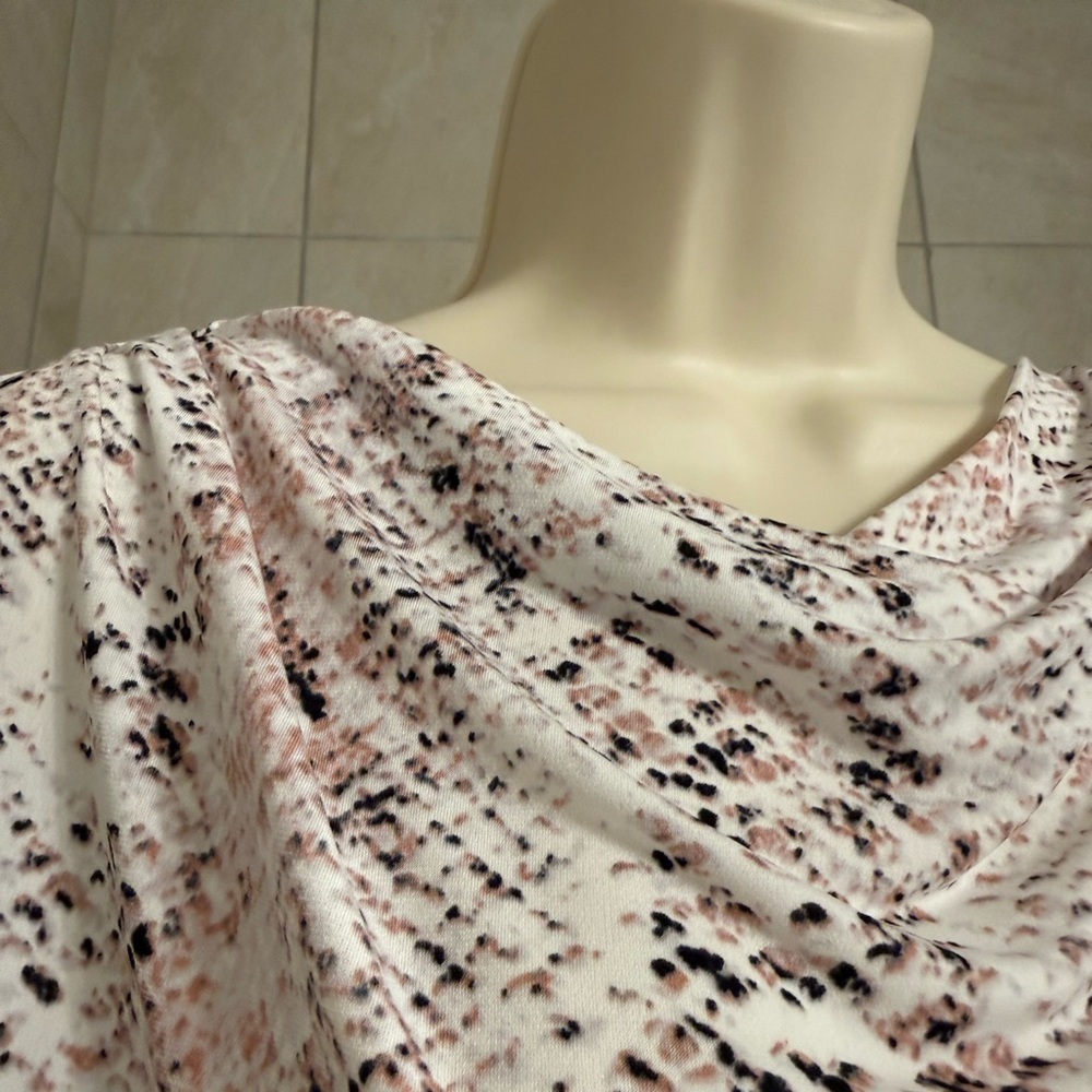 EUC Calvin Klein sleeveless Grecian-style neckline patterned top, size XL